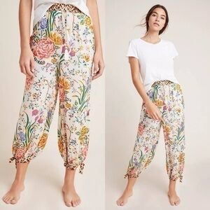 Anthropologie Cream and Pink Cropped Floral Pants